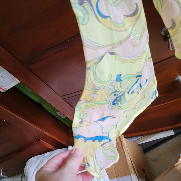 ILLIA  Long Sleeves - 100% Silk Sheer Floral Blouse -  Yellow Floral - Size 2. - Picture 10 of 11